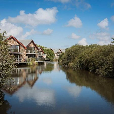 St Columb Major Kingfisher Hot Tub & Log Burner House On Premium Lakeside With Resort Facilities מראה חיצוני תמונה