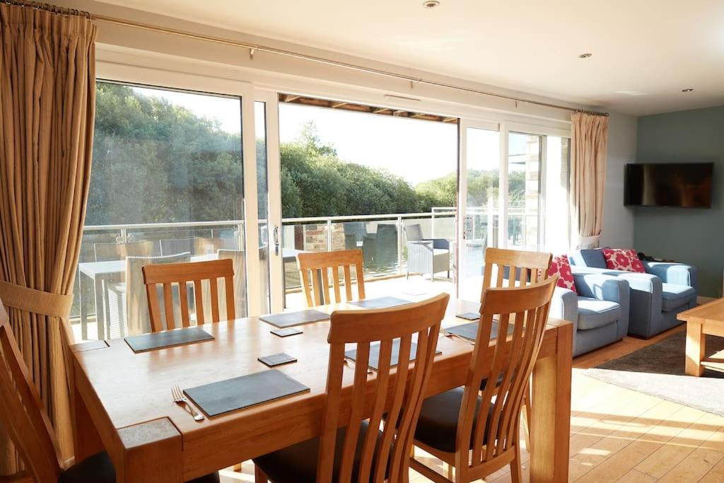 St Columb Major Kingfisher Hot Tub & Log Burner House On Premium Lakeside With Resort Facilities מראה חיצוני תמונה