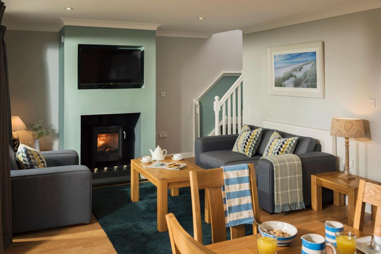 St Columb Major Kingfisher Hot Tub & Log Burner House On Premium Lakeside With Resort Facilities מראה חיצוני תמונה