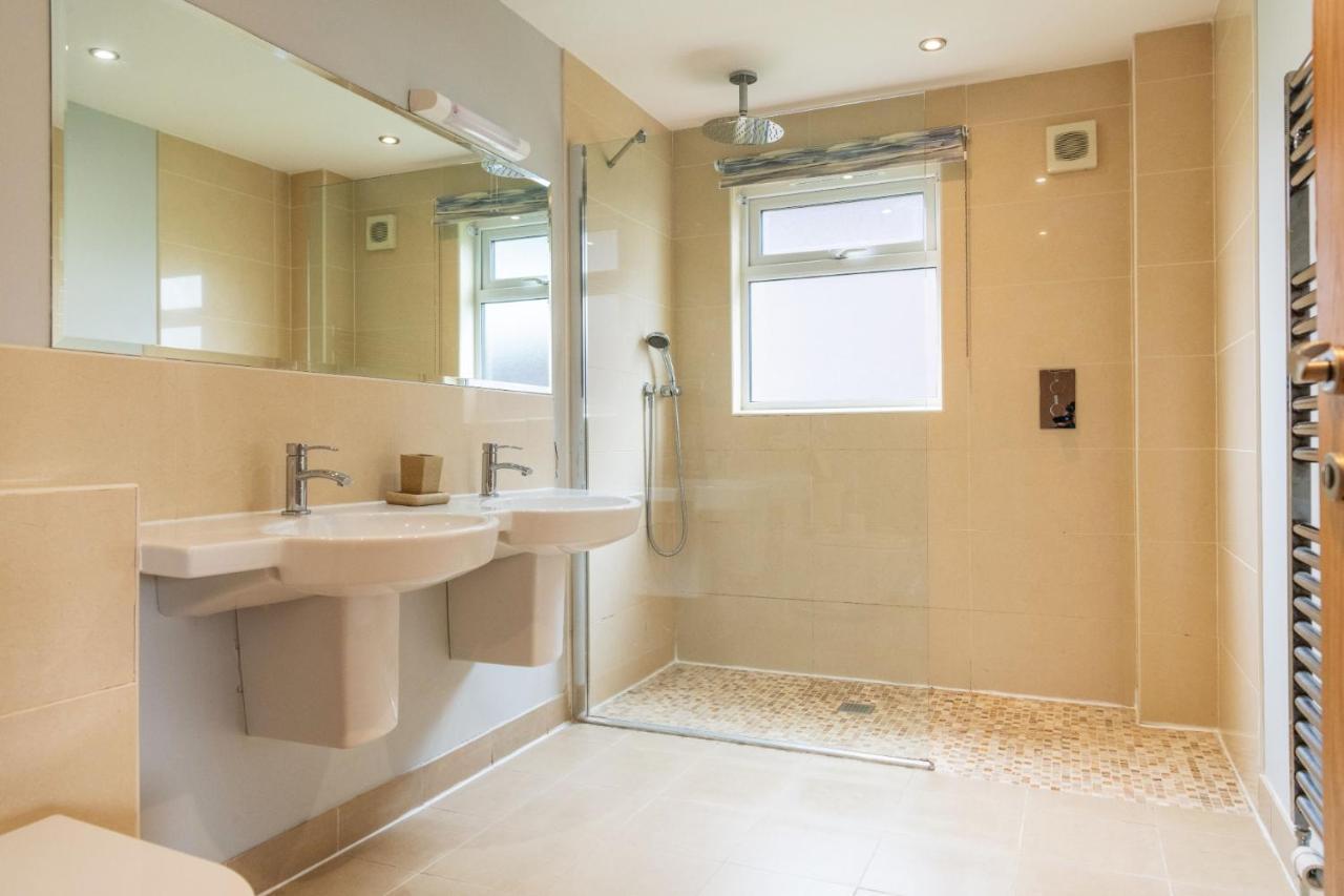 St Columb Major Kingfisher Hot Tub & Log Burner House On Premium Lakeside With Resort Facilities מראה חיצוני תמונה